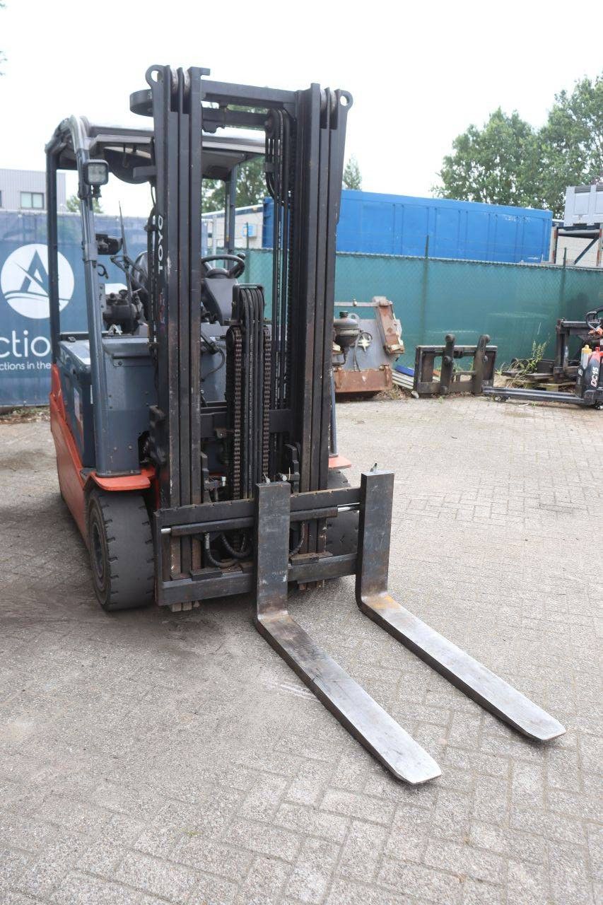 Toyota 8FBMKT25 Electric Forklift 2500kg 4.7m 2016