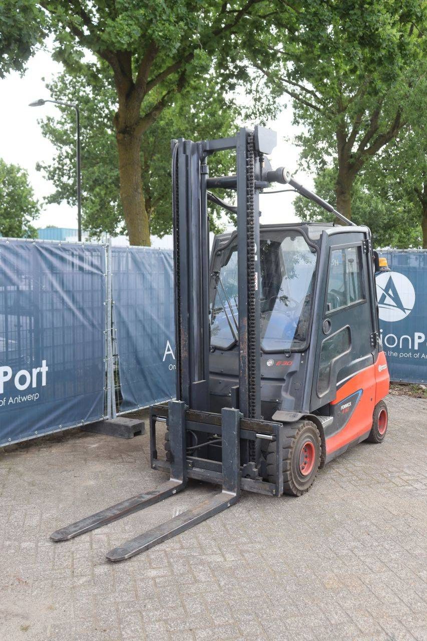 Forklift Fenwick-Linde E30-01 Electric 3000kg 2012