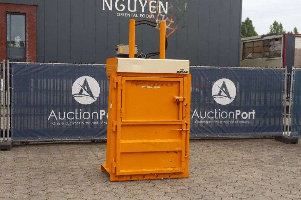 Vertical baler Bramidan B16 Electric 2007