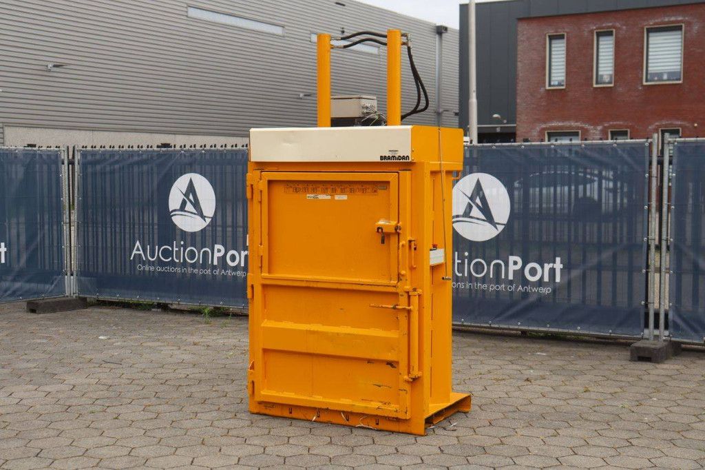 Vertical baler Bramidan B16 Electric 2007