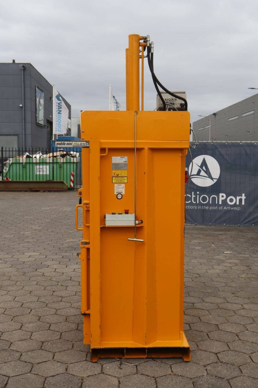 Vertical baler Bramidan B16 Electric 2007