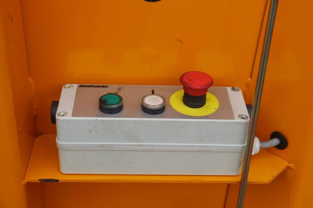 Vertical baler Bramidan B16 Electric 2007