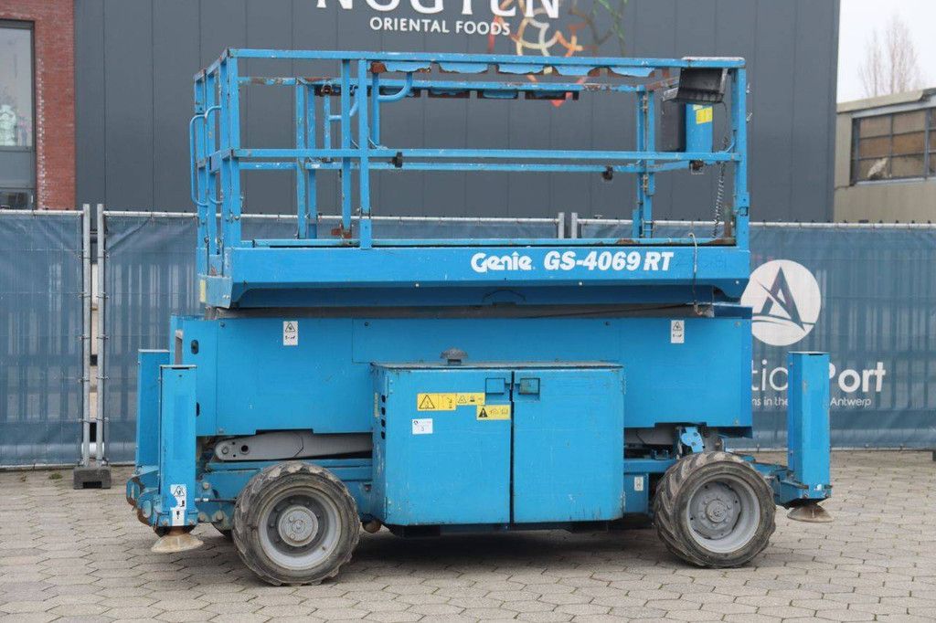 Scissor lift Genie GS-4069 Diesel 14.3m 2012