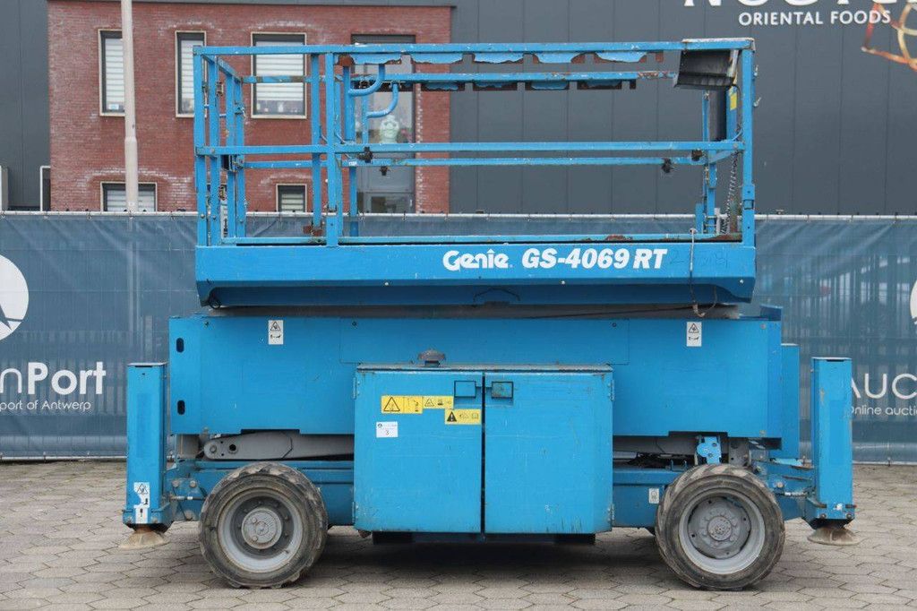 Scissor lift Genie GS-4069 Diesel 14.3m 2012