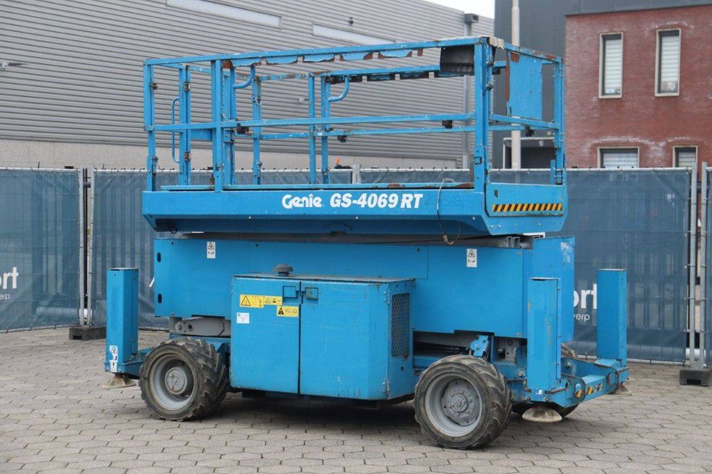 Scissor lift Genie GS-4069 Diesel 14.3m 2012