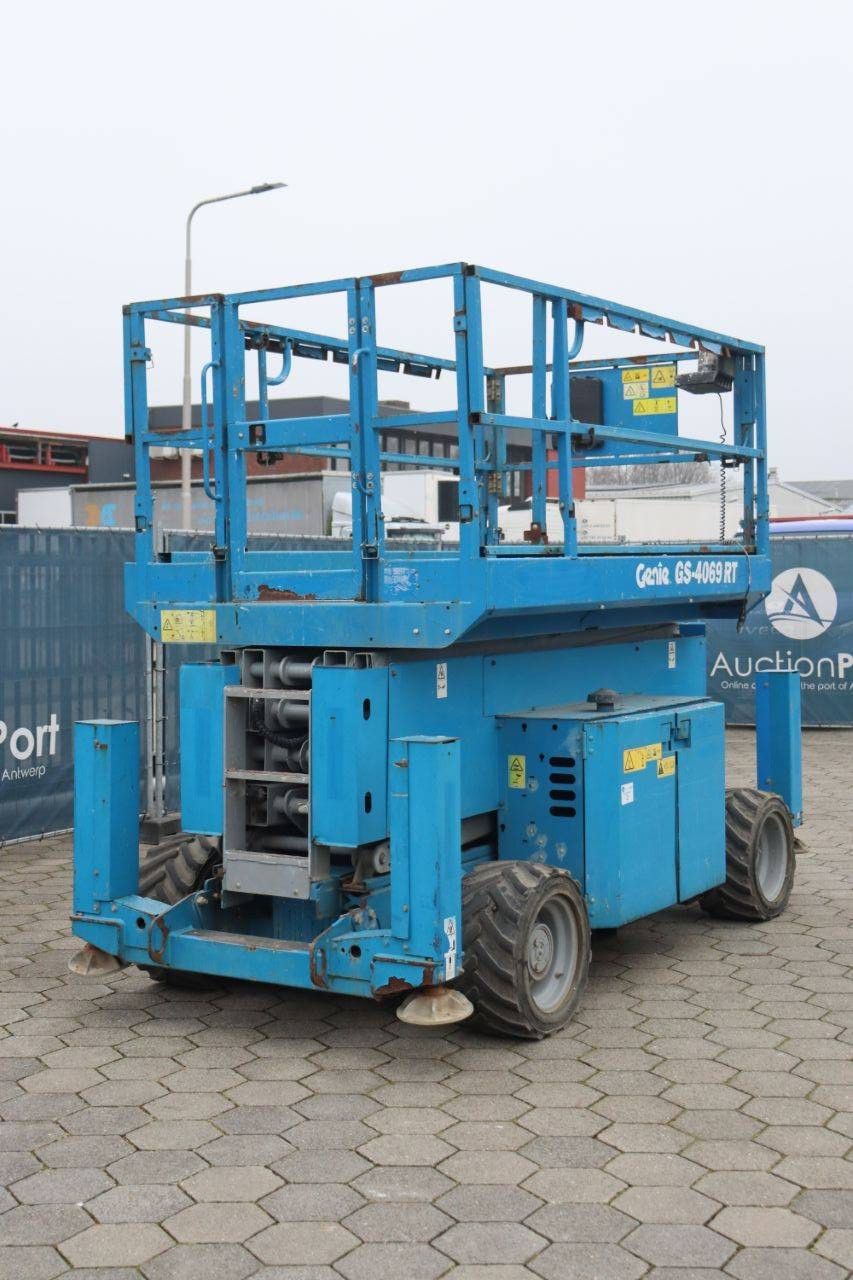 Scissor lift Genie GS-4069 Diesel 14.3m 2012