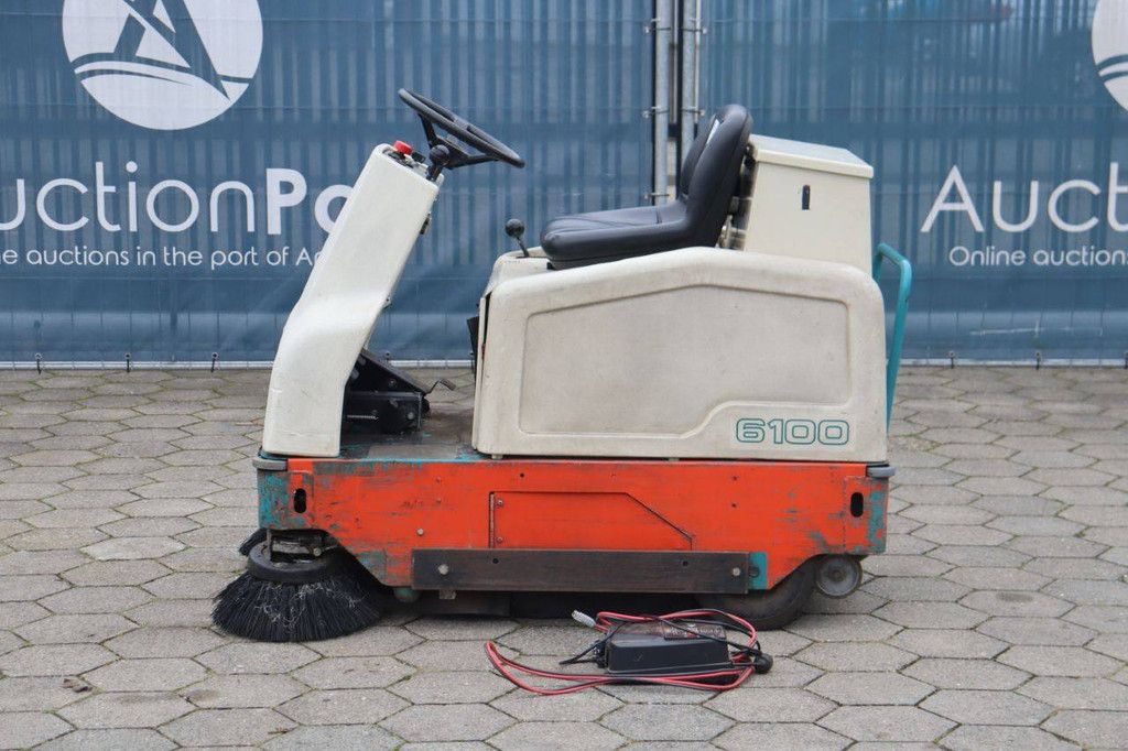 Tennant 6100 Elektro-Kehrmaschine 2017