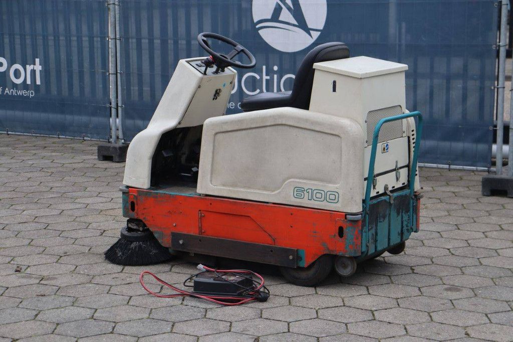 Tennant 6100 Elektro-Kehrmaschine 2017