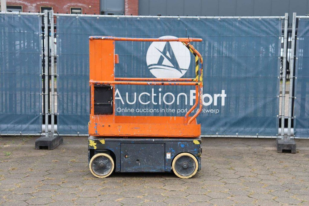 Upright TM12 Electric Mast Lift 5.83m