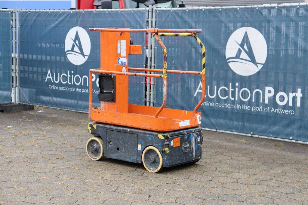 Upright TM12 Electric Mast Lift 5.83m