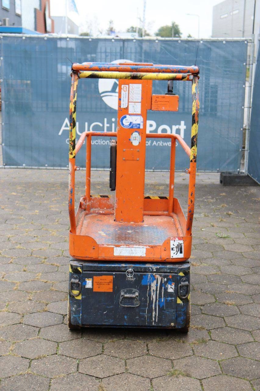 Upright TM12 Electric Mast Lift 5.83m