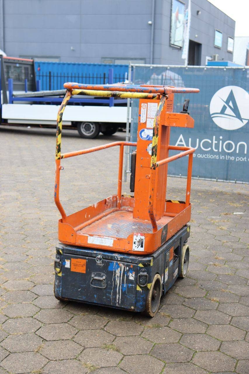 Upright TM12 Electric Mast Lift 5.83m