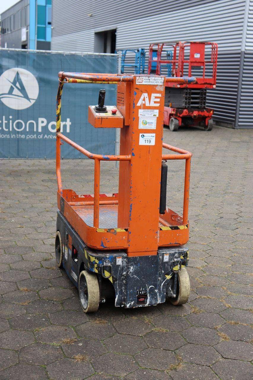 Upright TM12 Electric Mast Lift 5.83m