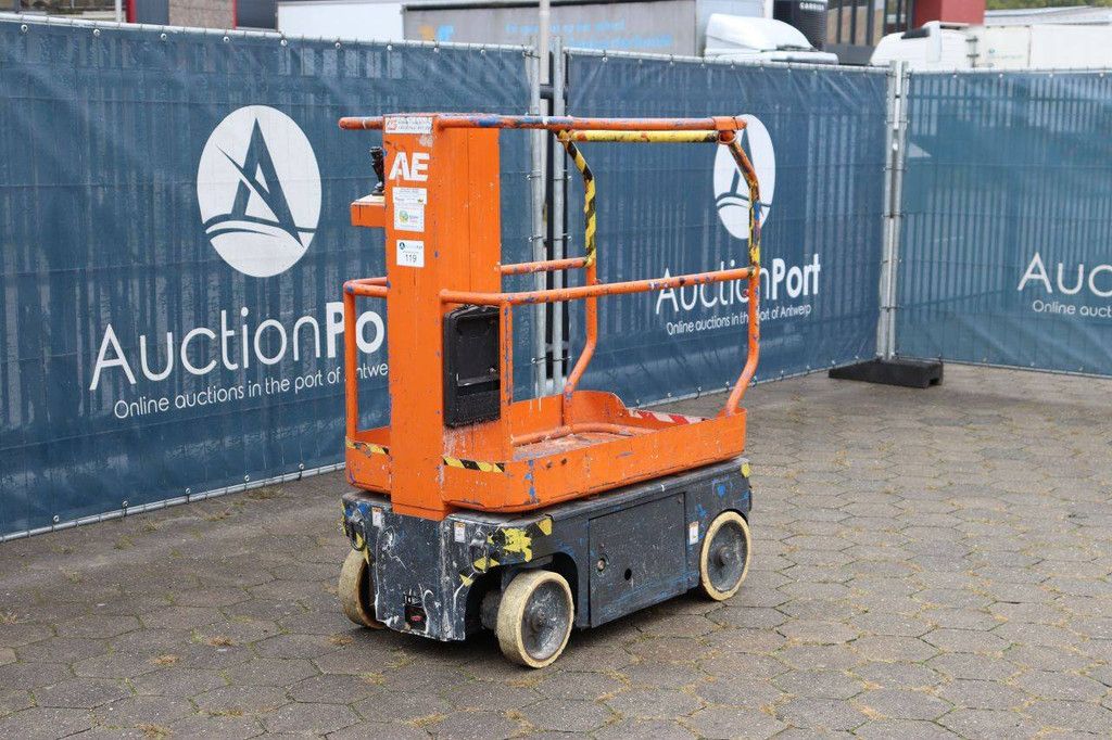 Upright TM12 Electric Mast Lift 5.83m