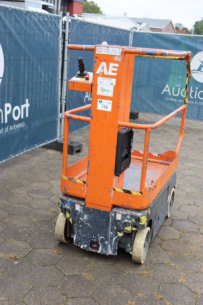 Upright TM12 Electric Mast Lift 5.83m
