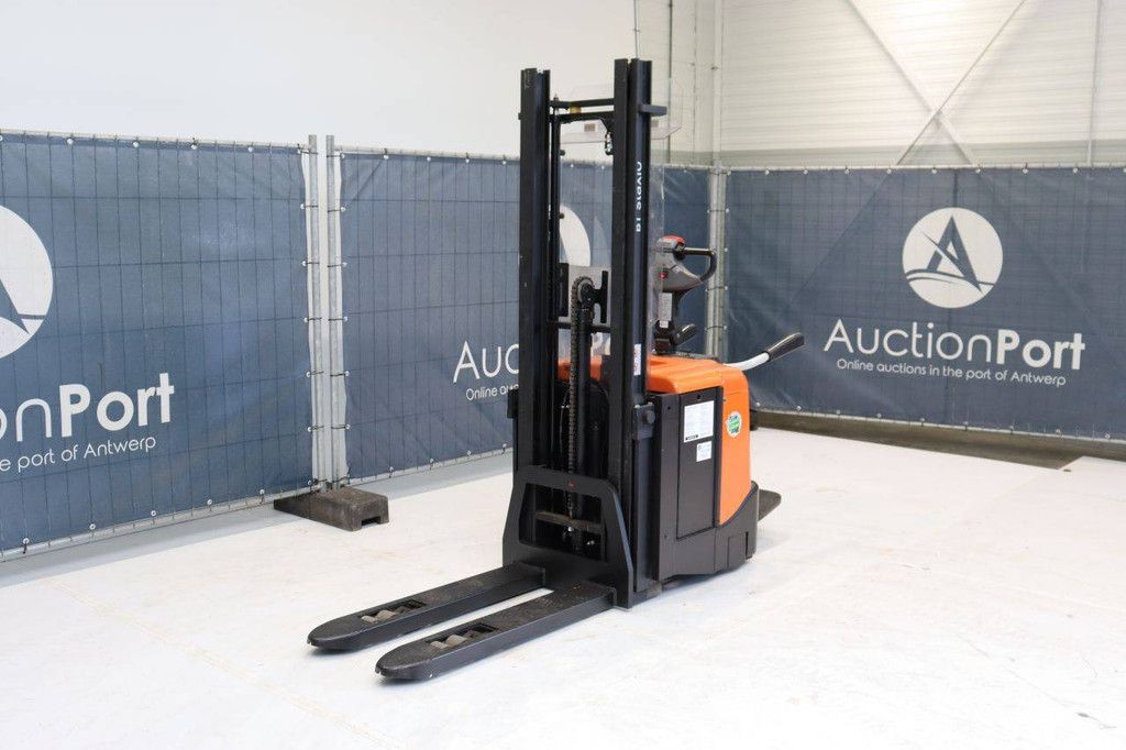 Stacker BT SPE125L Electric 1250kg 3.3m 2015