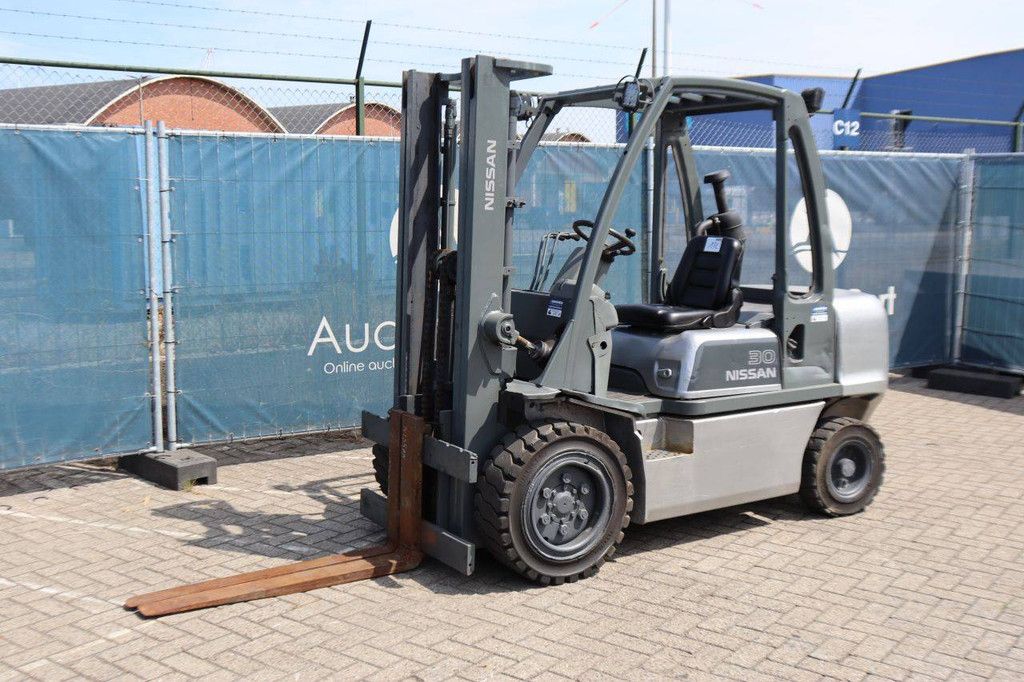 Nissan 30 Diesel Forklift 3000kg