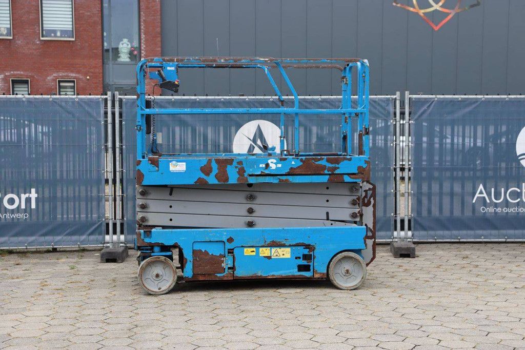 Scissor lift Genie GS-2646 Electric 9.92m 2013