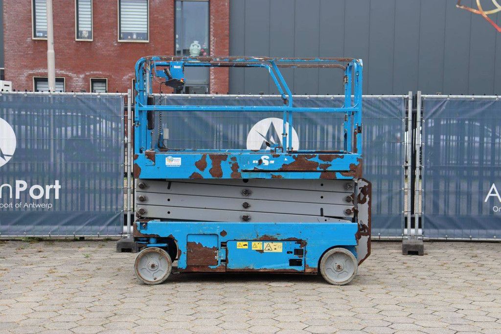 Scissor lift Genie GS-2646 Electric 9.92m 2013