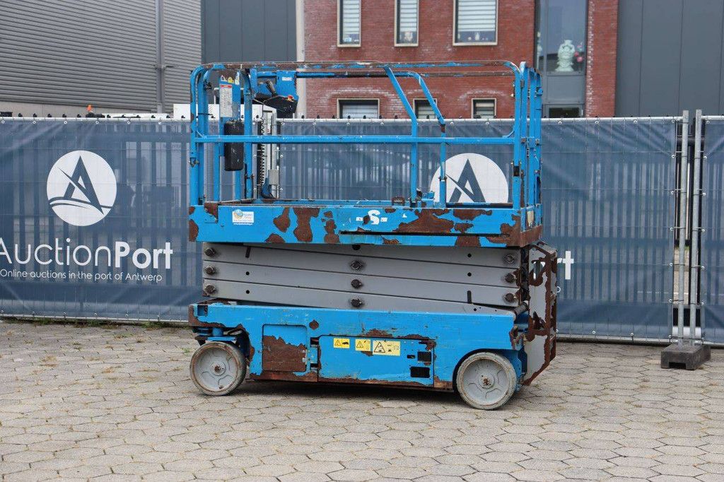 Scissor lift Genie GS-2646 Electric 9.92m 2013