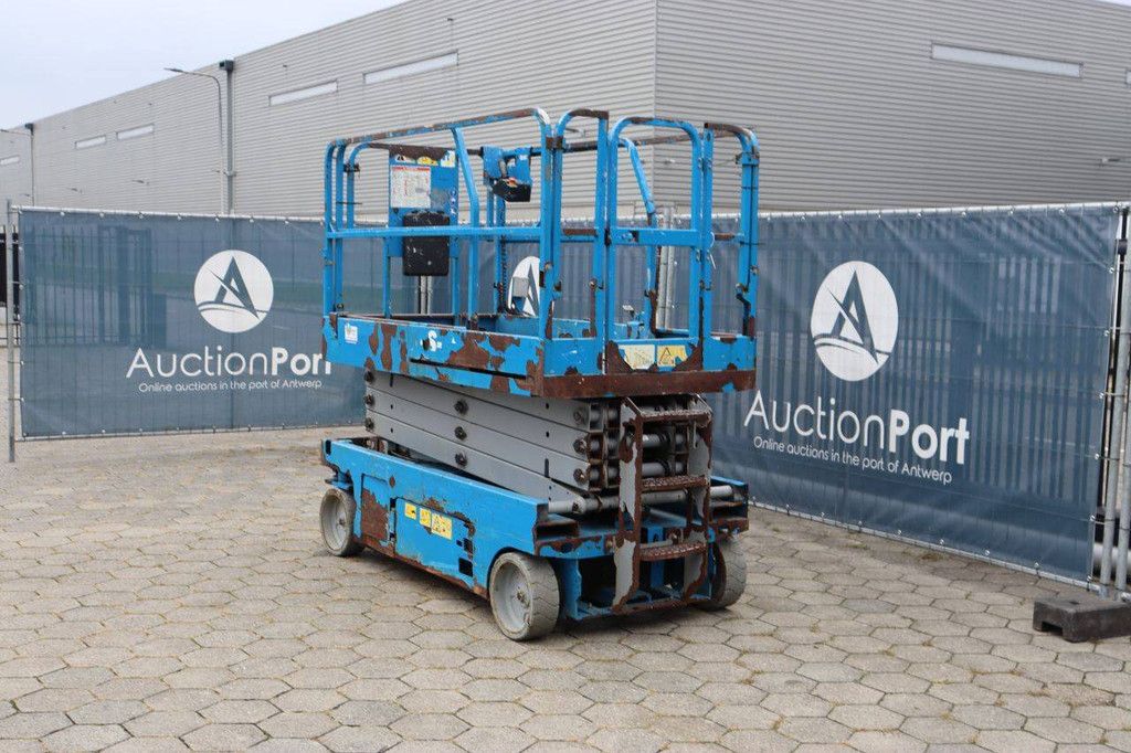 Scissor lift Genie GS-2646 Electric 9.92m 2013