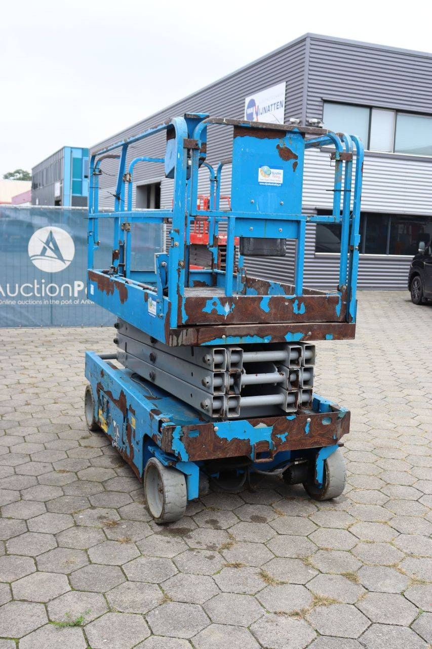 Scissor lift Genie GS-2646 Electric 9.92m 2013