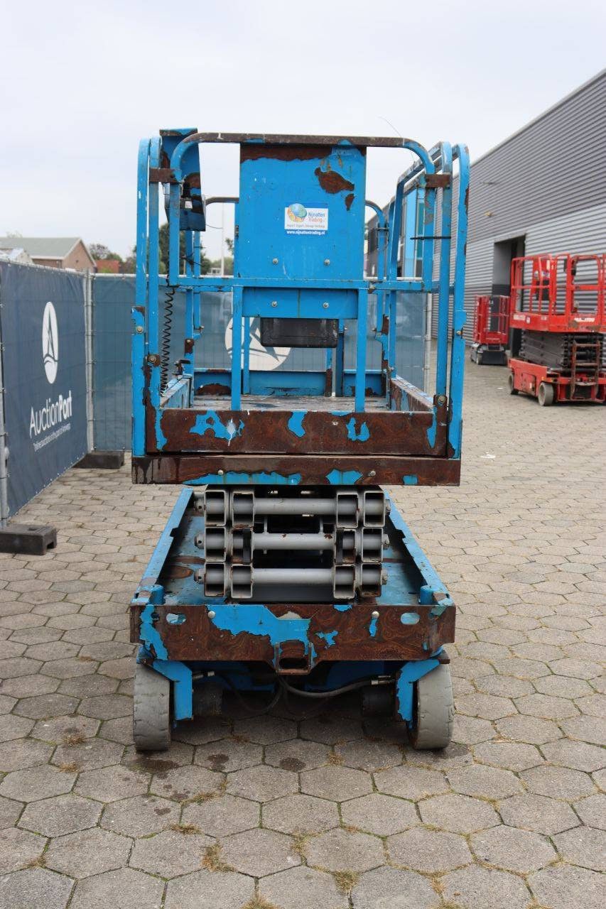 Scissor lift Genie GS-2646 Electric 9.92m 2013