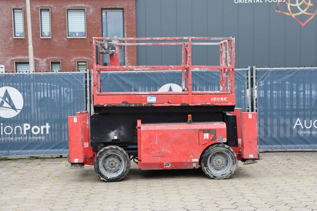 Manitou 120SC Diesel-Scherenarbeitsbühne 11,96 m 2010