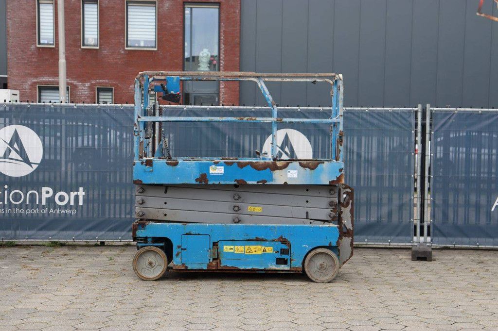 Scissor lift Genie GS-2646 Electric 9.92m 2013