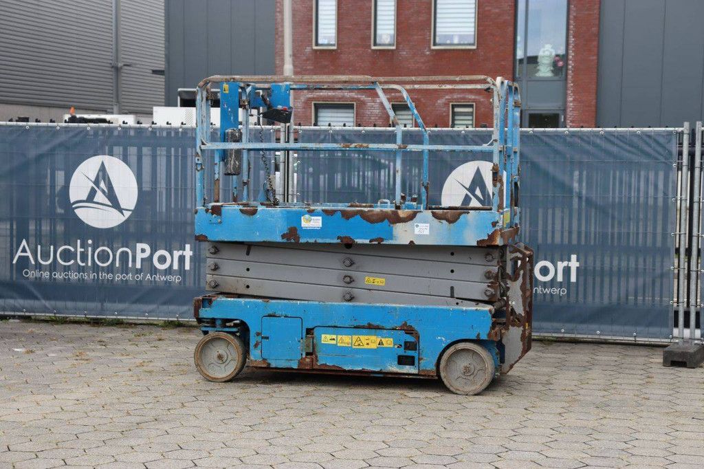 Scissor lift Genie GS-2646 Electric 9.92m 2013