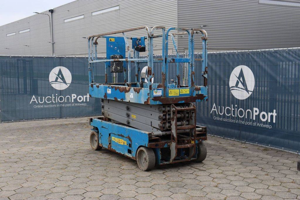 Scissor lift Genie GS-2646 Electric 9.92m 2013