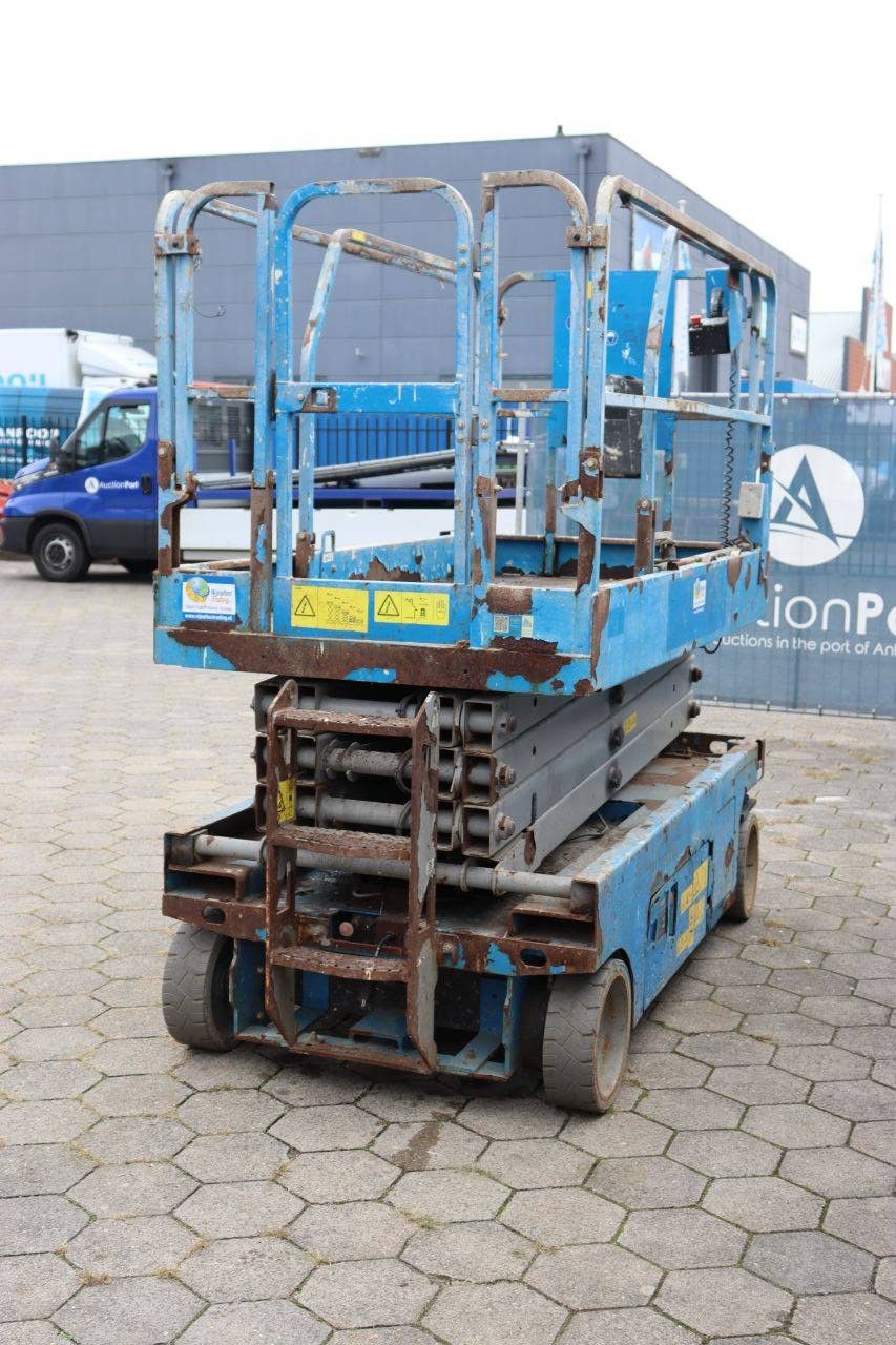 Scissor lift Genie GS-2646 Electric 9.92m 2013