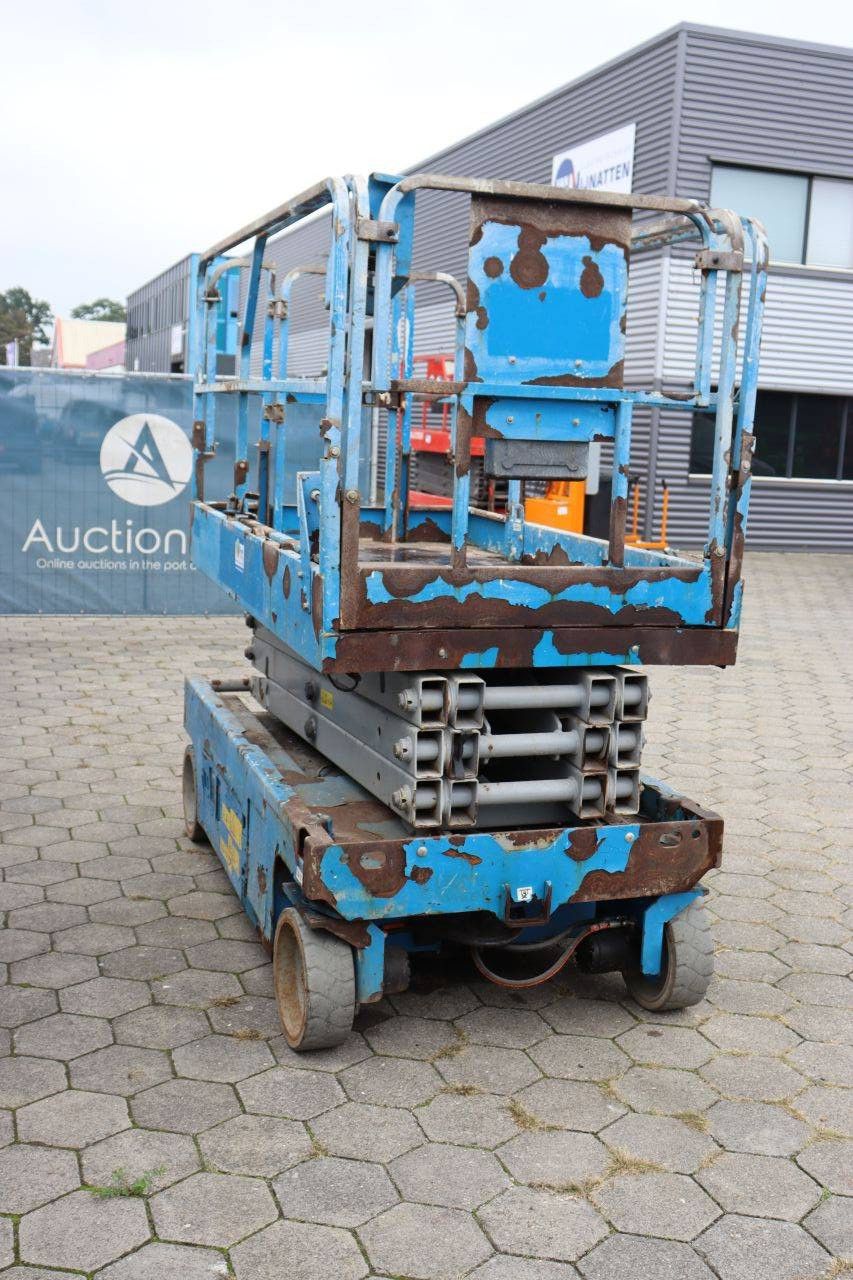 Scissor lift Genie GS-2646 Electric 9.92m 2013