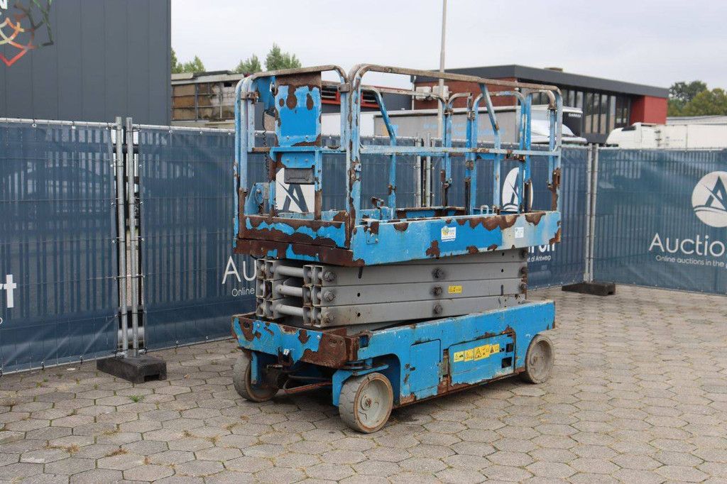 Scissor lift Genie GS-2646 Electric 9.92m 2013