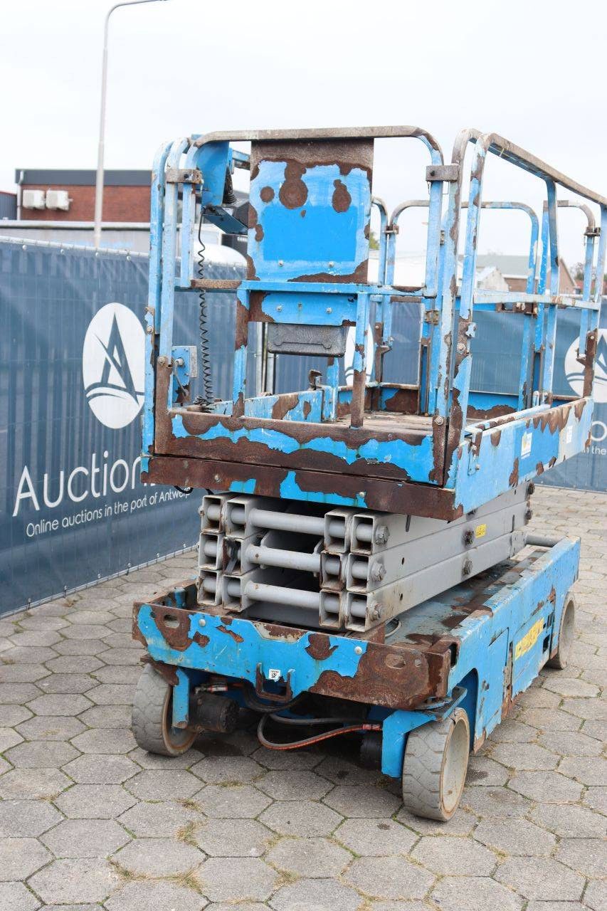 Scissor lift Genie GS-2646 Electric 9.92m 2013