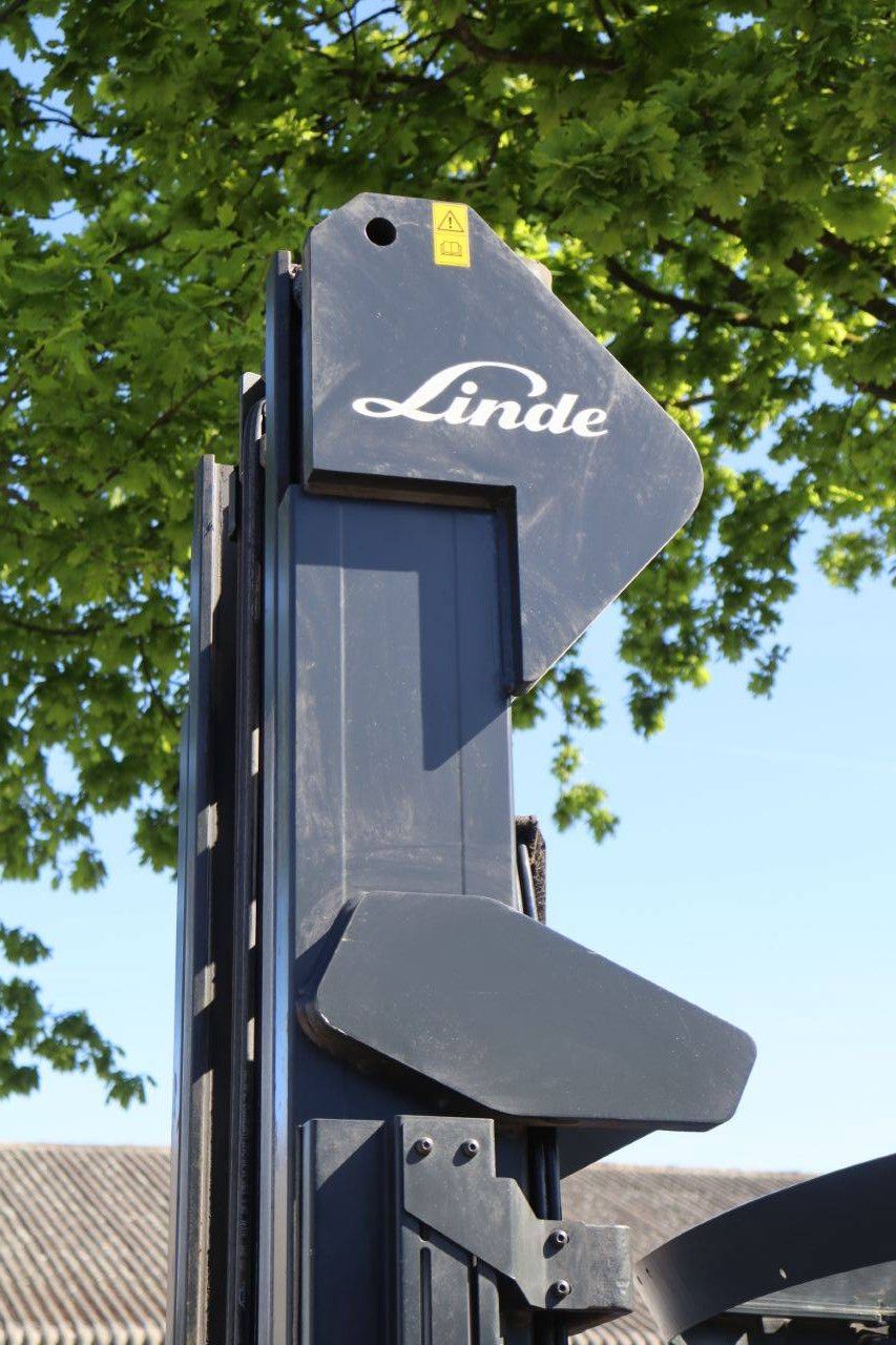 Linde R14-01 Electric Reach Truck 1400kg 2017