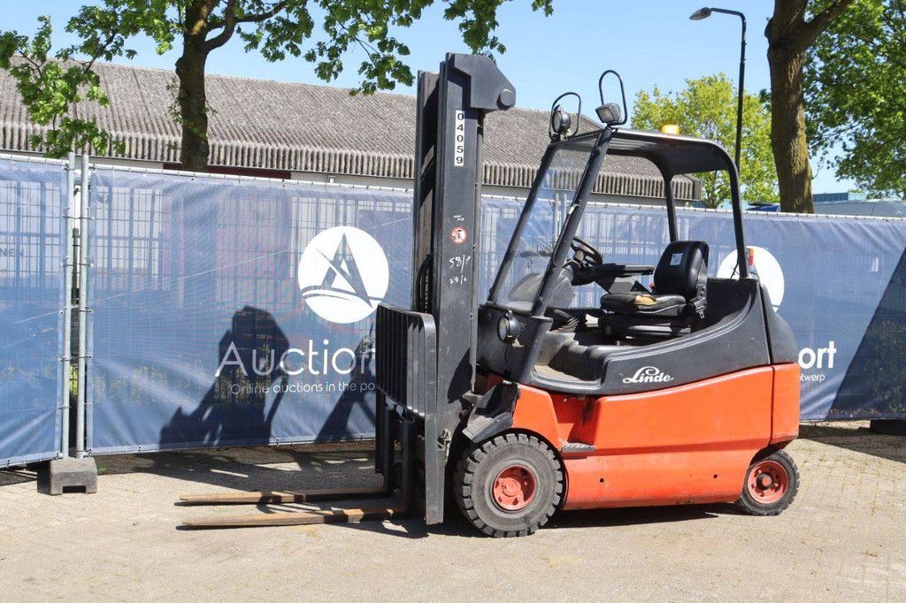 Linde E25/600-02 Electric Forklift 2500kg 7m 2003