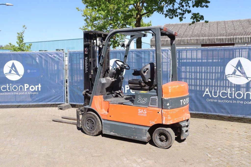 Toyota 7FBMF25 Elektrogabelstapler 2500 kg 5 m 2005