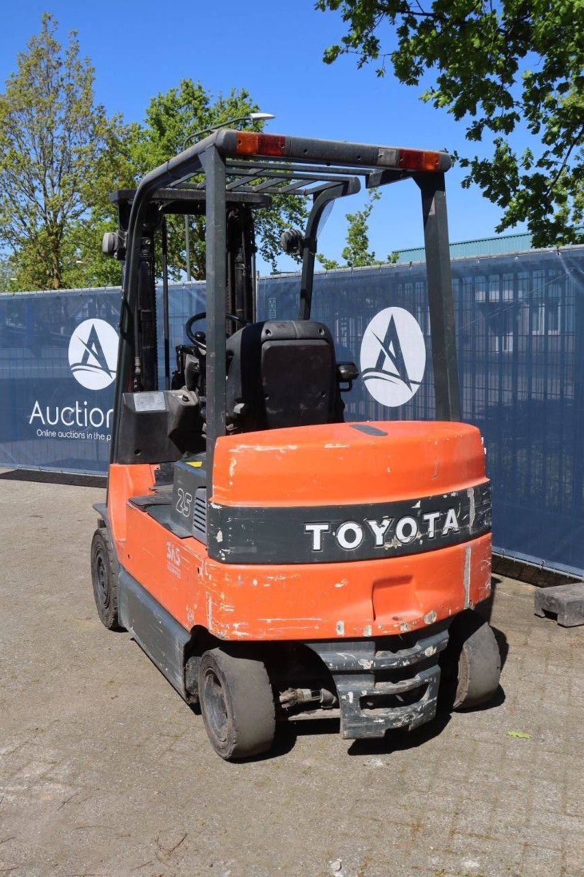 Toyota 7FBMF25 Elektrogabelstapler 2500 kg 5 m 2005