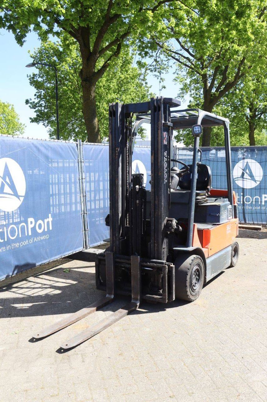Toyota 7FBMF25 Elektrogabelstapler 2500 kg 5 m 2005