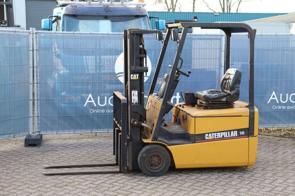 Caterpillar EP16KT Elektrogabelstapler 1600 kg 4,3 m 2001
