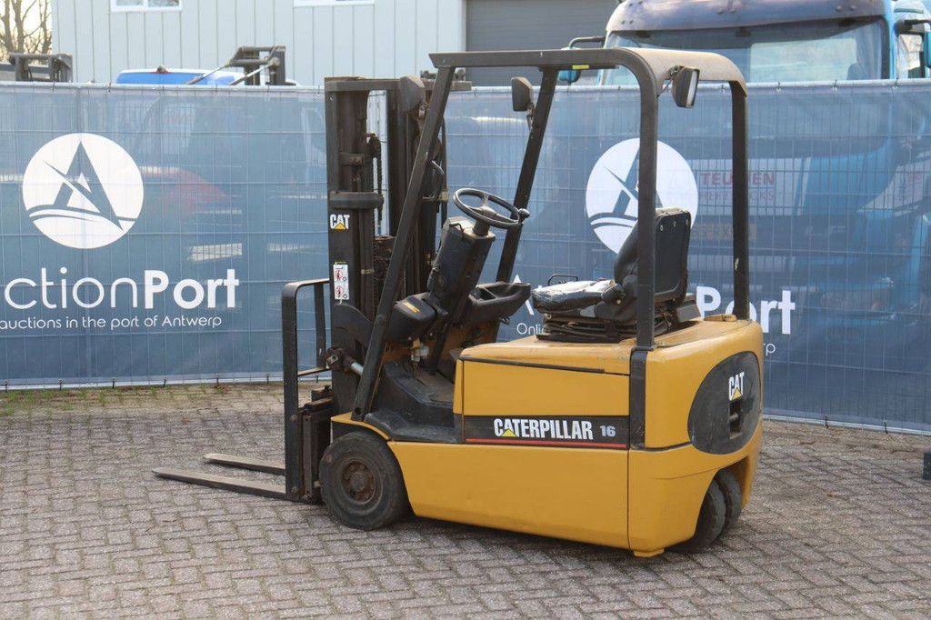 Caterpillar EP16KT Elektrogabelstapler 1600 kg 4,3 m 2001