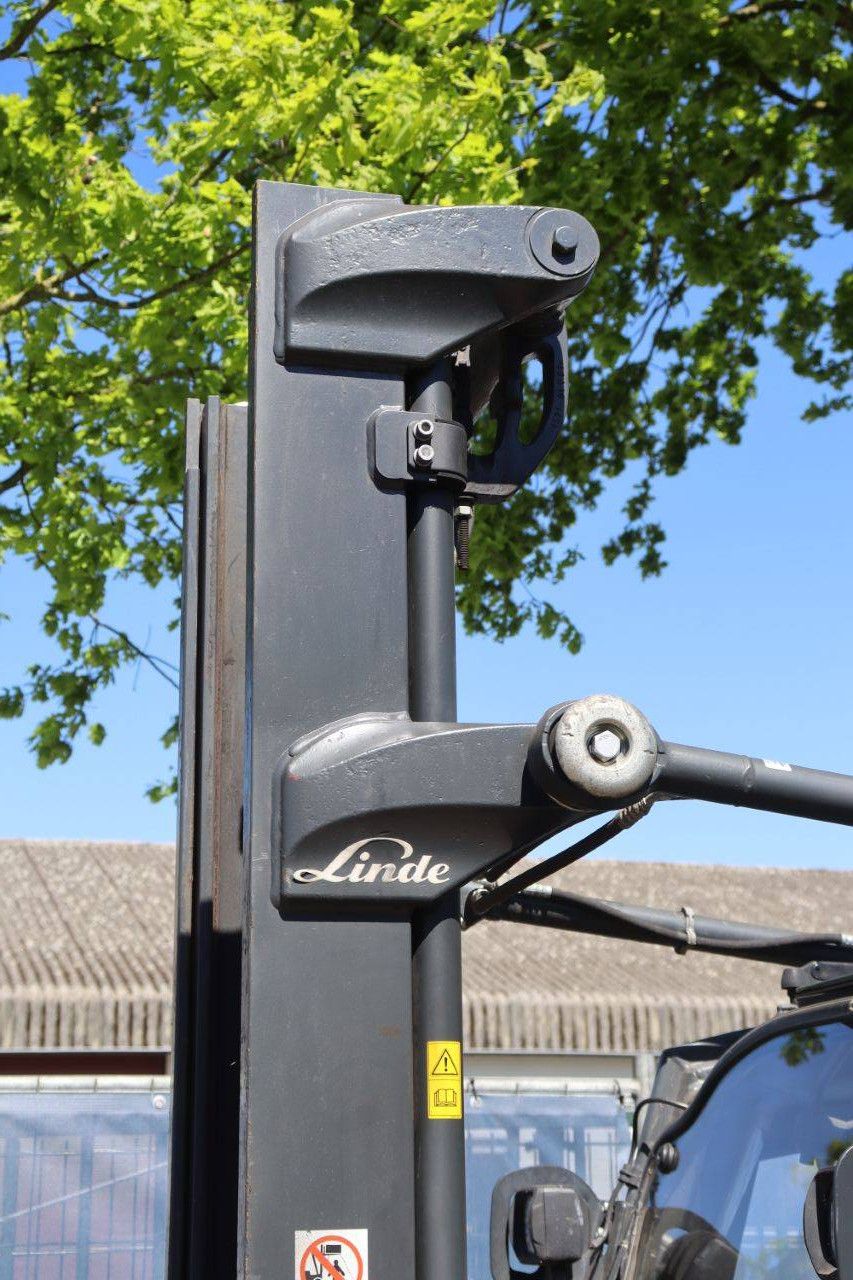 Linde E18 Electric Forklift 1800kg 4.25m