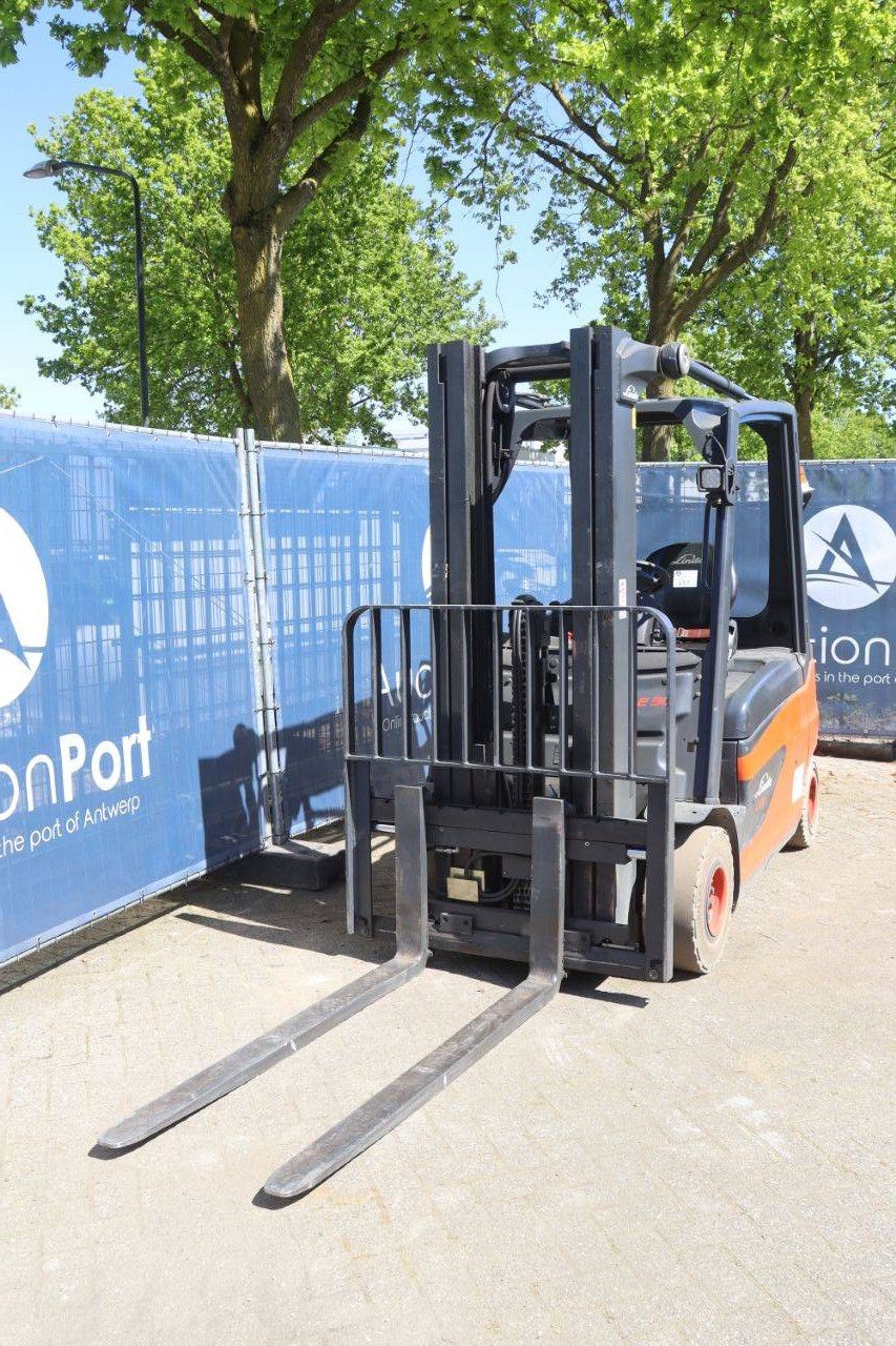 Forklift Linde E30L-01 Electric 3000kg 6m 2016