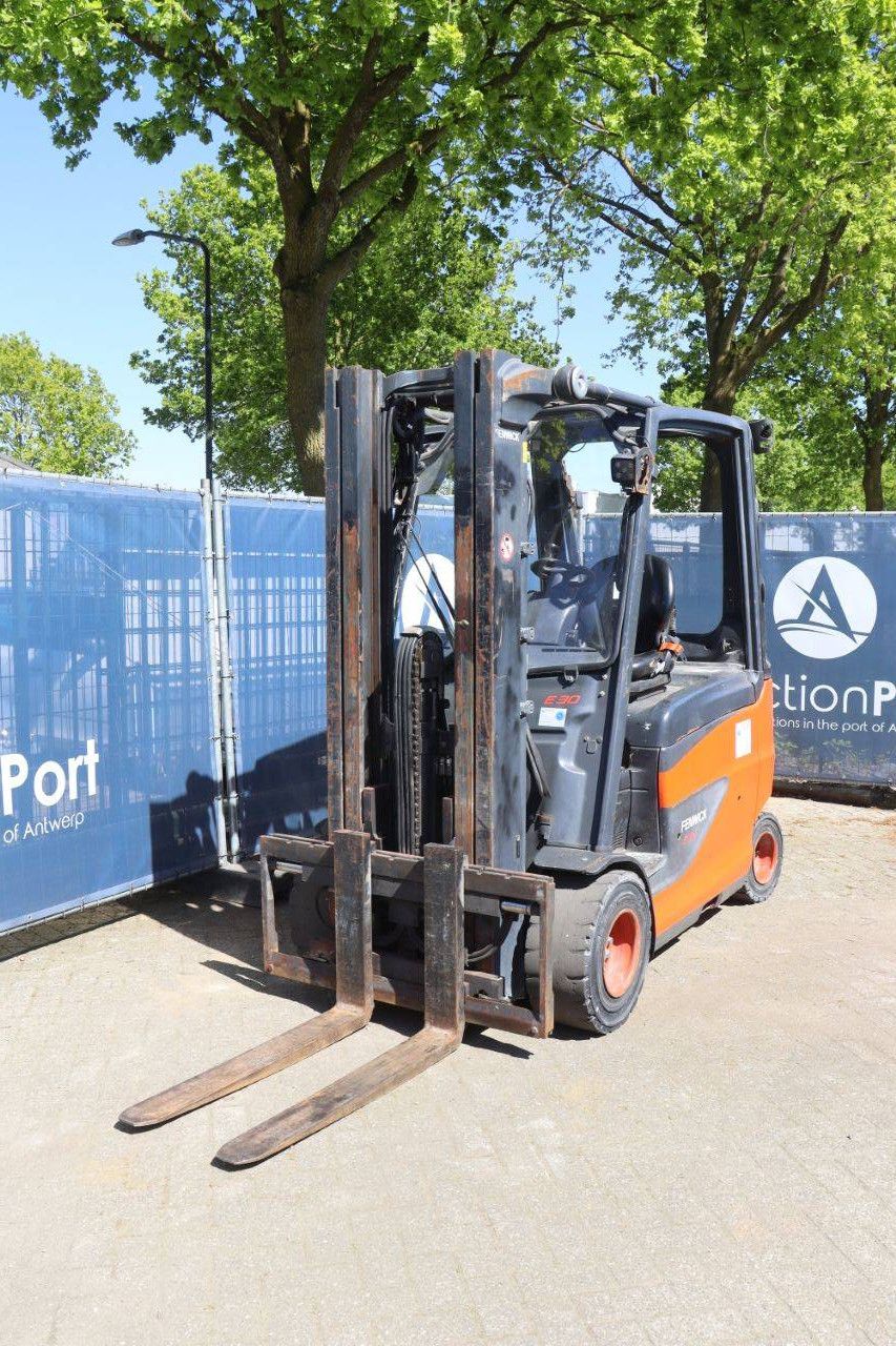 Linde E30HL-01/600 Electric Forklift 3000kg 4.87m 2015