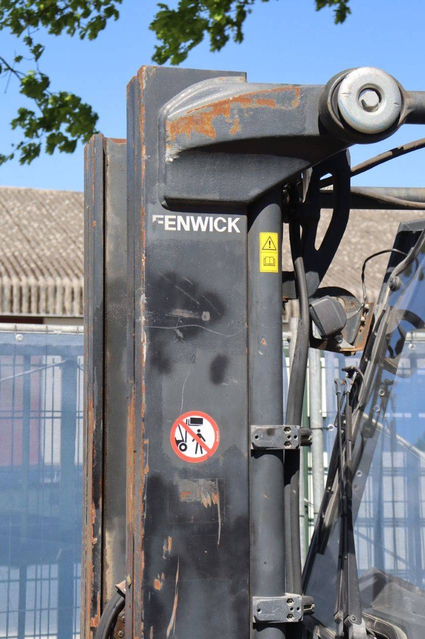 Linde E30HL-01/600 Electric Forklift 3000kg 4.87m 2015