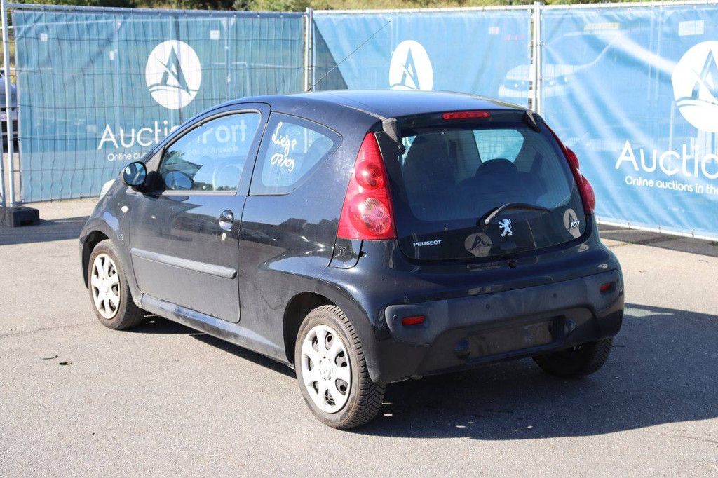 Passenger car Peugeot 107 Petrol 68hp 2011 (Margin)