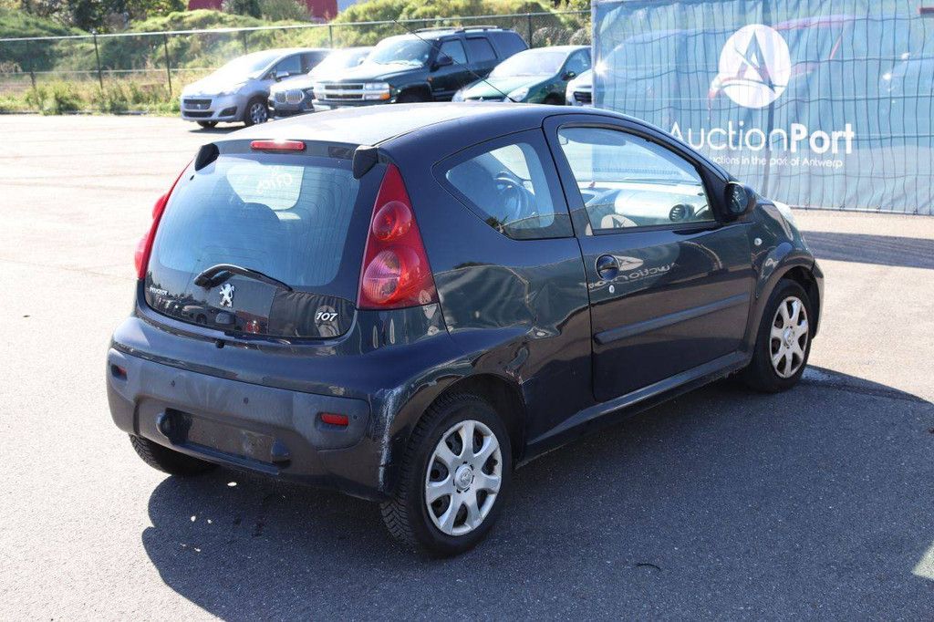 Passenger car Peugeot 107 Petrol 68hp 2011 (Margin)