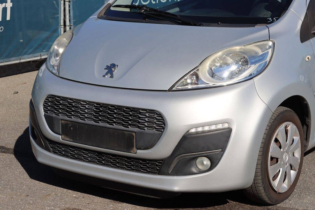 Pkw Peugeot 107 Benzin 68 PS 2013 (Margin)