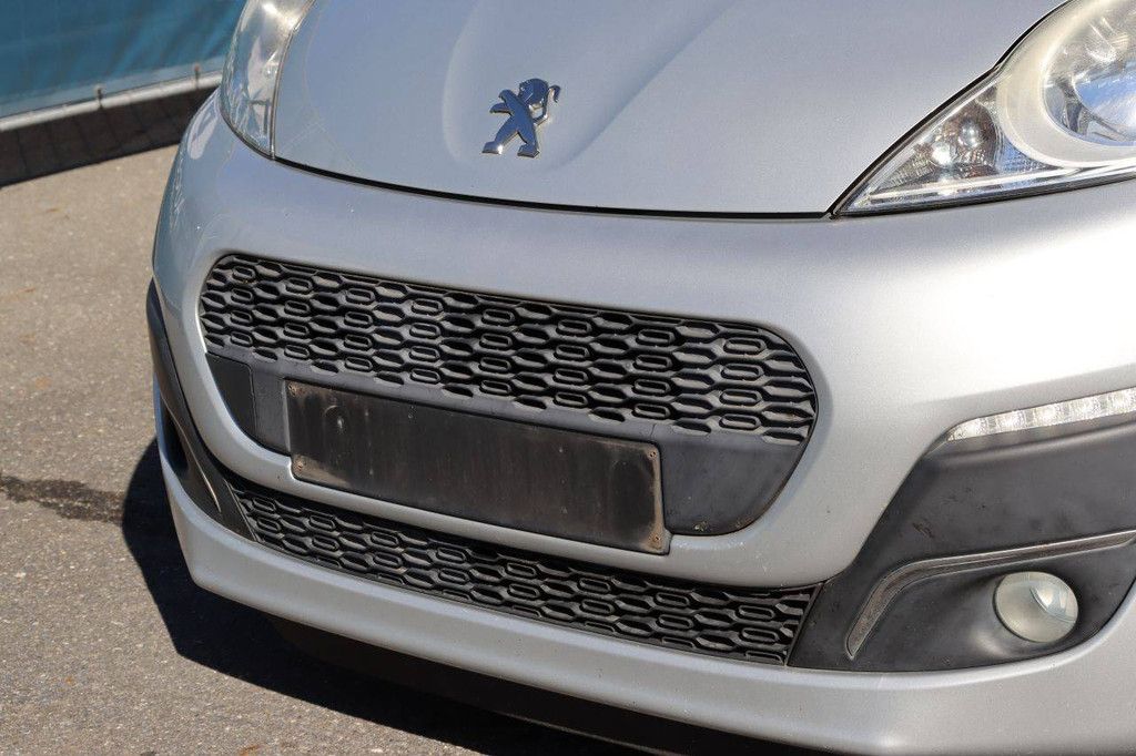 Pkw Peugeot 107 Benzin 68 PS 2013 (Margin)